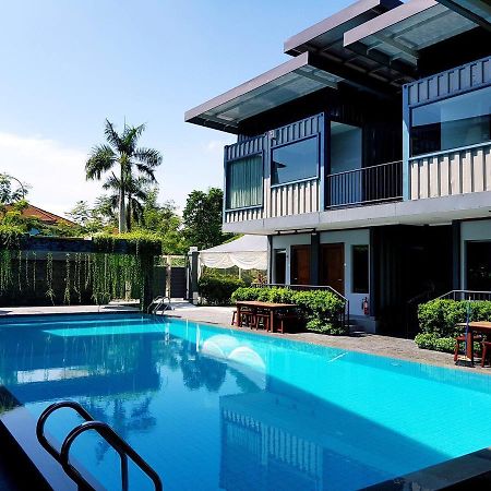 Kluang Container Swimming Pool Hotel Esterno foto