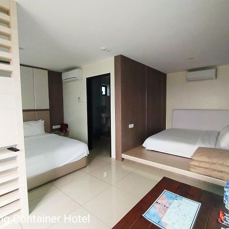 Kluang Container Swimming Pool Hotel Esterno foto