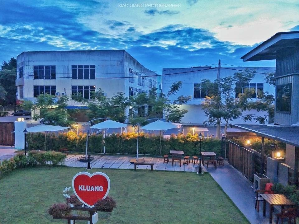 Kluang Container Swimming Pool Hotel Esterno foto