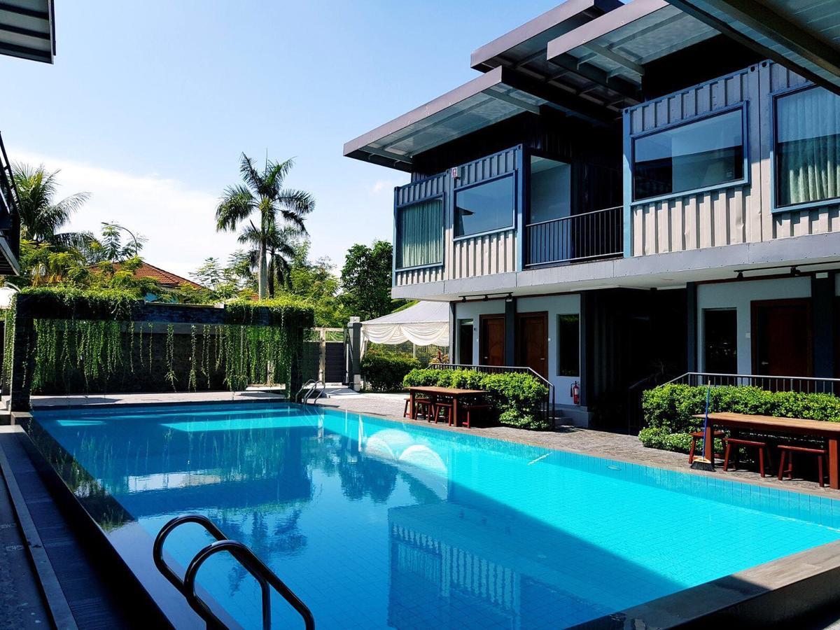 Kluang Container Swimming Pool Hotel Esterno foto