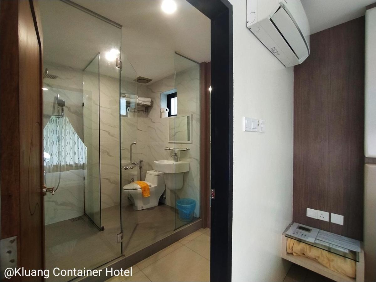 Kluang Container Swimming Pool Hotel Esterno foto