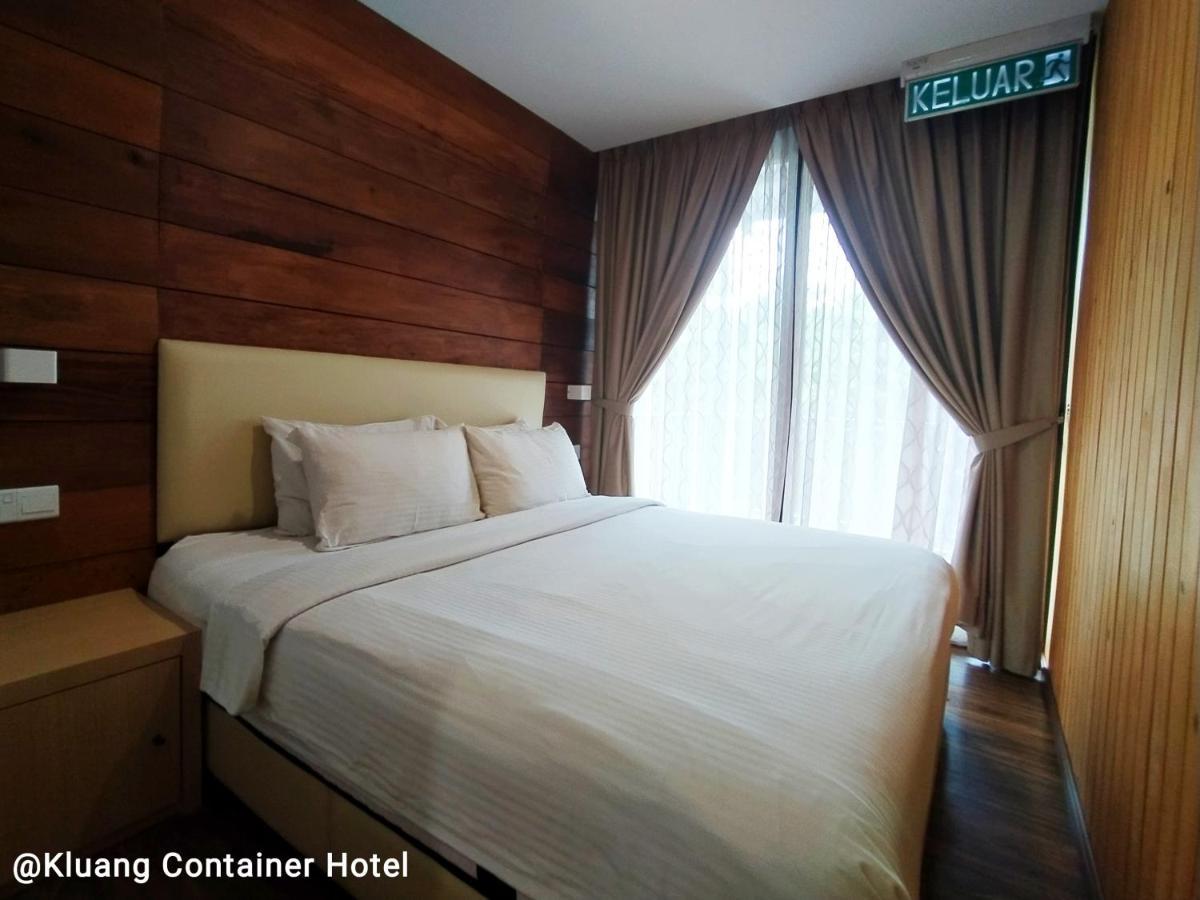 Kluang Container Swimming Pool Hotel Esterno foto